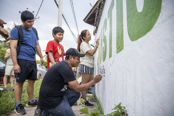 Together with other youth from 'Generacion Verde' Pavel made a mural in the centre of Puerto Maldonado which says JUSTICE and #MakeRichPollutersPay