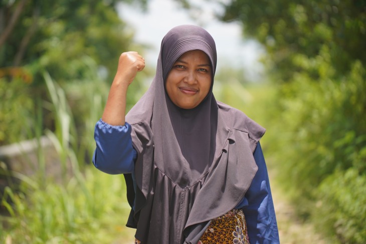 Yuli is a Himpunan Wanita Disabilitas Indonesia (HWDI, Indonesian Women with disability Association) leader, and states that women with disabilities often face GBV and many don’t have any idea on how to report the assault. She originally joined Oxfam partner Adara initiatives for its incentives, but started participating in more workshops for the new people she could meet.