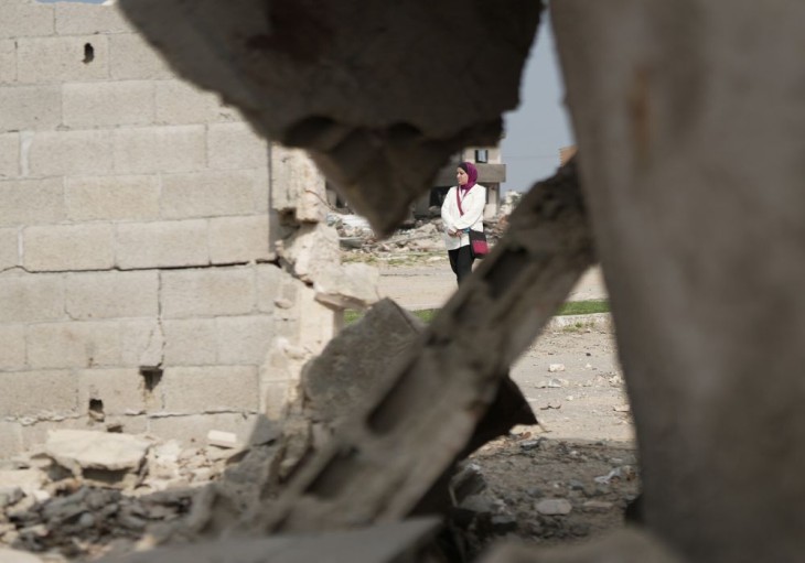 Fidaa går på arbejde midt i den ødelagte by Rafah (Gazastriben)