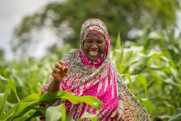 Smilende kvinde, Kenya 2024