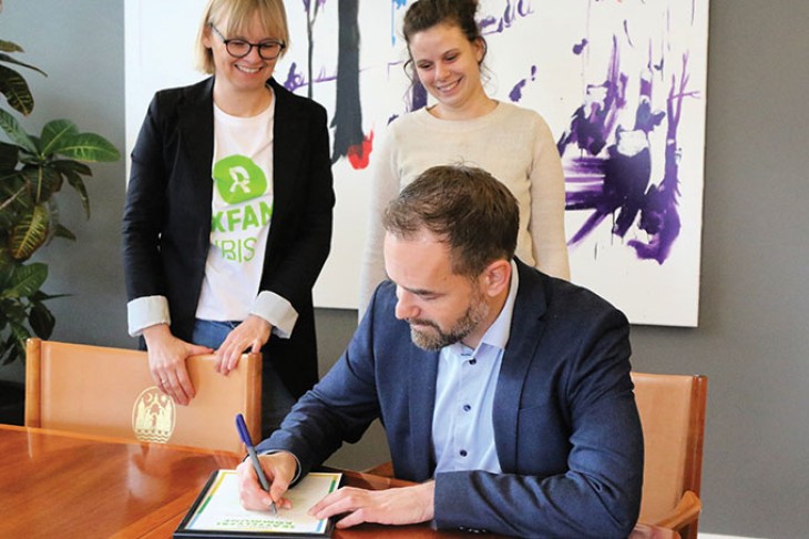 Aarhus-borgmester Jacob Bundsgaard (S), kampagneleder Stine Bang og frivilligkoordinator Katrine Jørgensen fra Oxfam Danmark